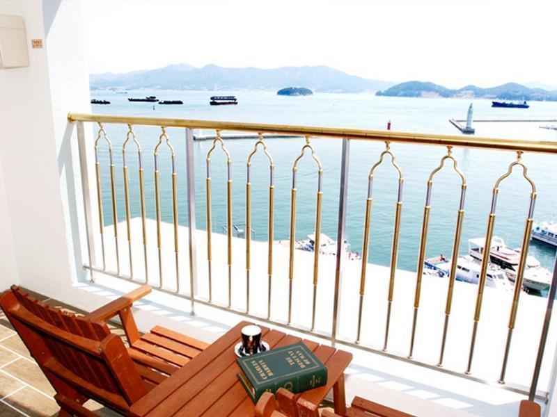 Tongyeong Bay Condo Hotel Экстерьер фото