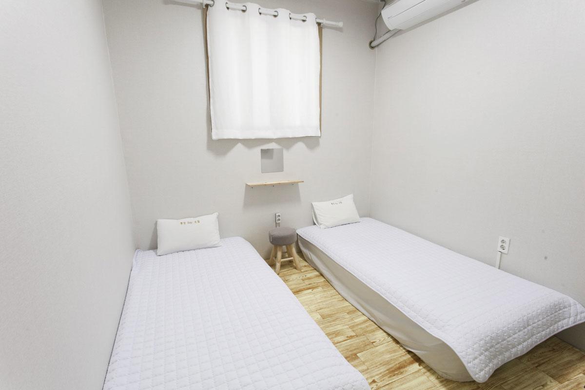 Tongyeong Bay Condo Hotel Номер фото